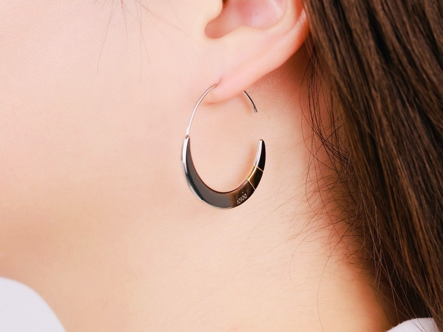 Thebe ティーベ（シルバー） ピアス Orb株式会社