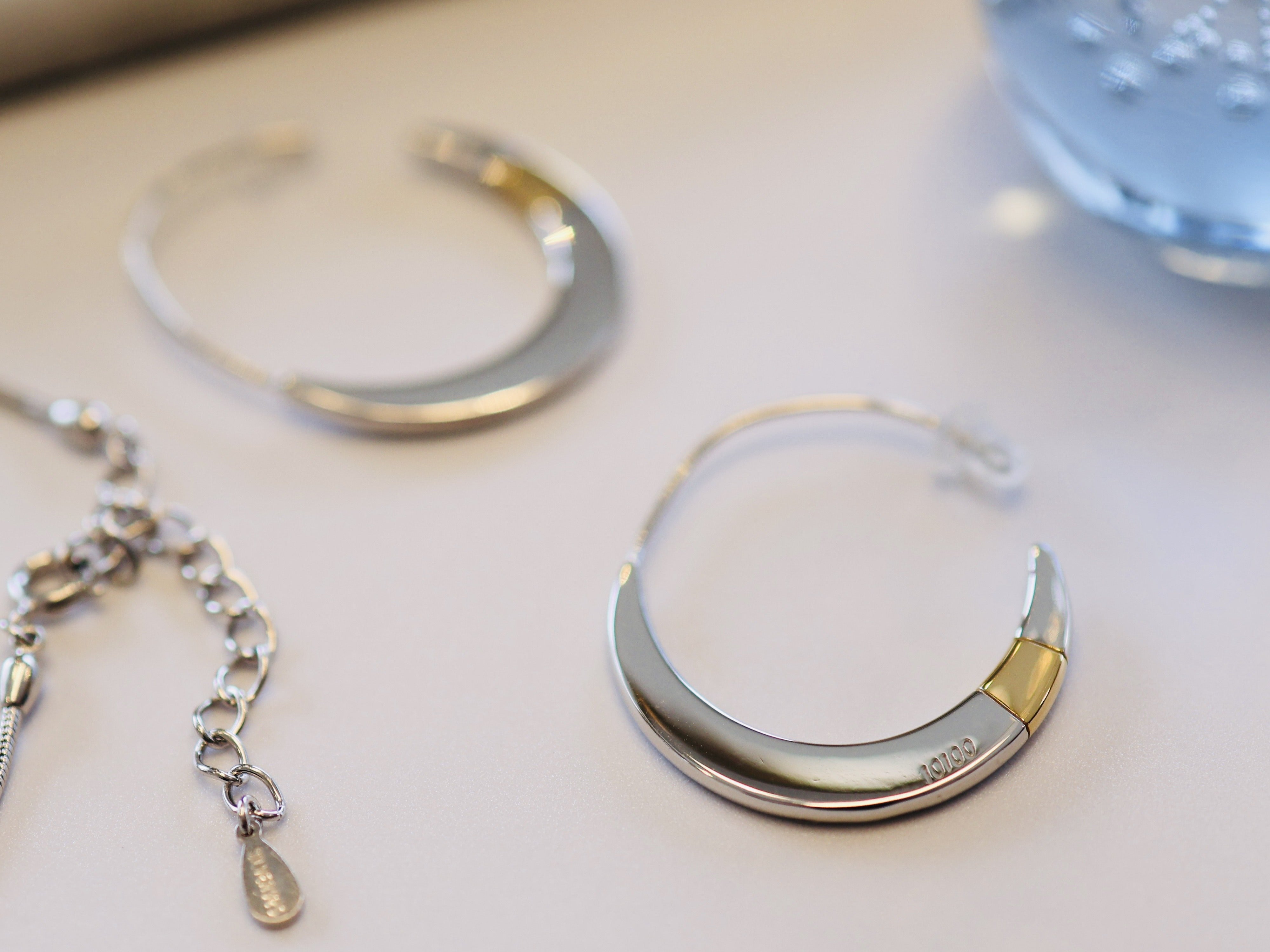 Thebe ティーベ（シルバー） ピアス Orb株式会社